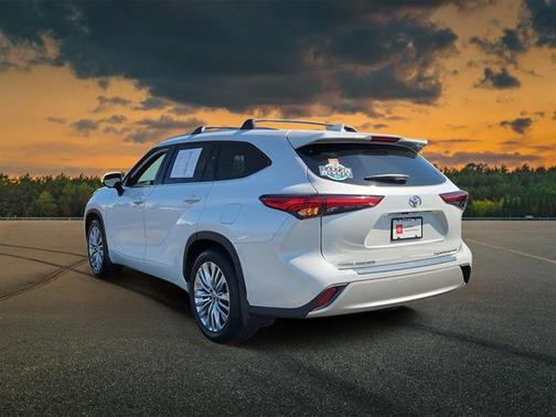 2023 Toyota Highlander Platinum