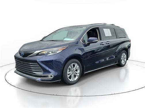 2022 Toyota Sienna Platinum