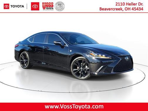 2023 Lexus ES 300h F SPORT Handling