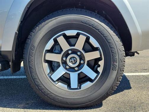 Classic Silver Metallic 2023 Toyota 4Runner TRD Off Road Premium
