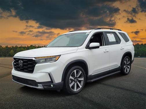 Platinum White Pearl 2025 Honda Pilot Elite