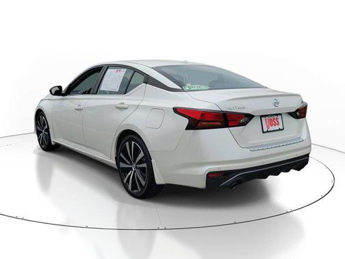 2020 Nissan Altima SR FWD