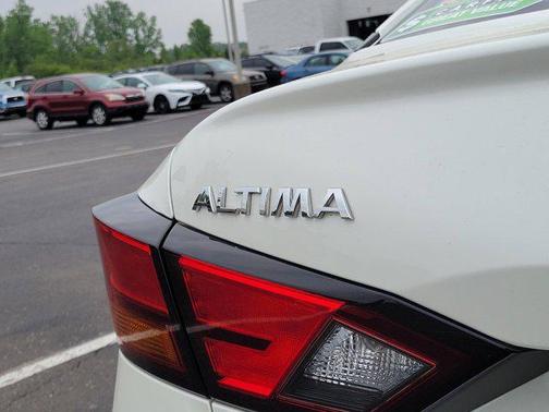 2020 Nissan Altima SR FWD