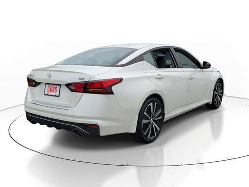 2020 Nissan Altima SR FWD
