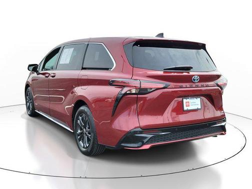2021 Toyota Sienna XSE 7 Passenger