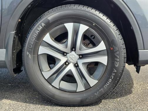 Magnetic Gray Metallic 2016 Toyota RAV4 LE