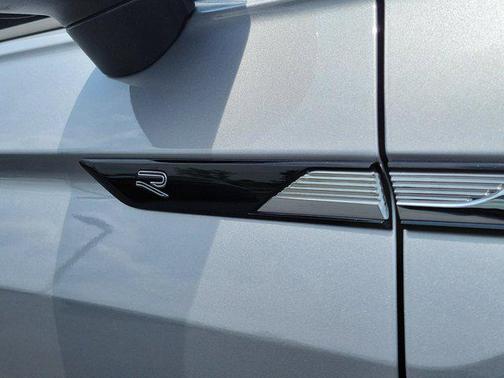 2024 Volkswagen Tiguan 2.0T SE R-Line Black 4MOTION