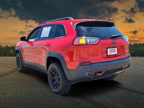 Firecracker Red Clearcoat 2019 Jeep Cherokee Trailhawk