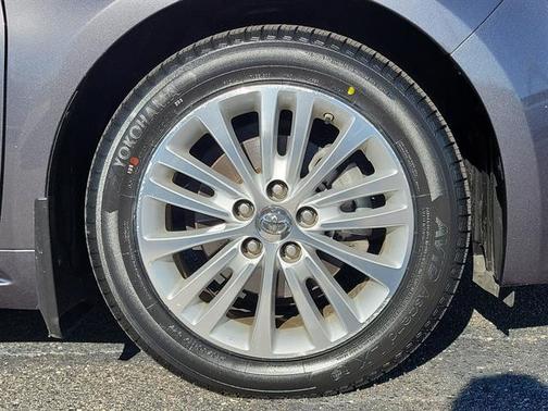 2014 Toyota Avalon Hybrid XLE Premium