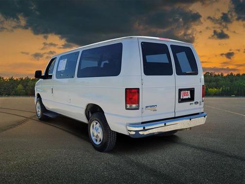 Oxford White 2014 Ford E350 Super Duty XLT