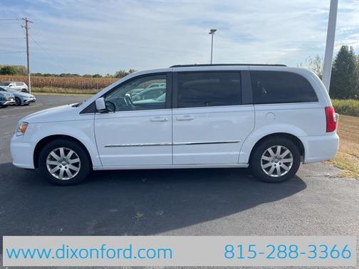 2016 Chrysler Town & Country Touring