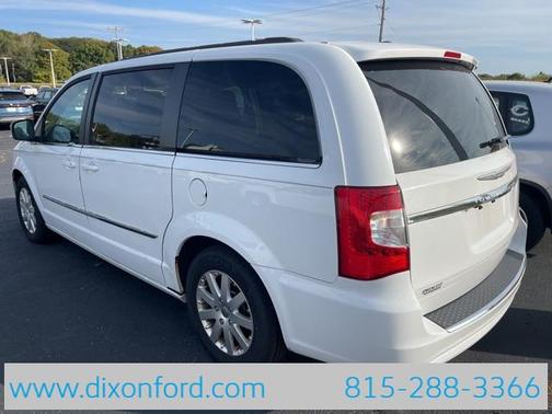 2016 Chrysler Town & Country Touring