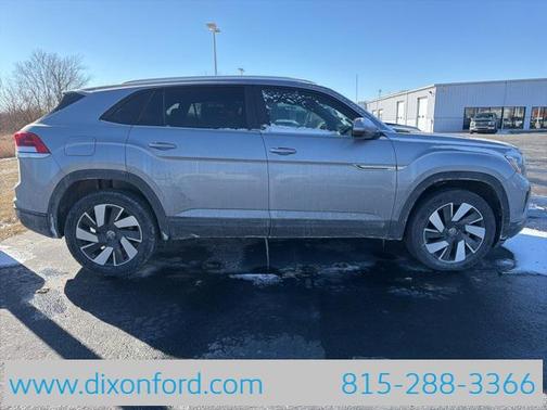 2024 Volkswagen Atlas Cross Sport 2.0T SE w/Technology