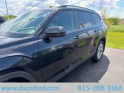Deep Black Pearl 2023 Volkswagen Atlas 3.6L SE w/Technology