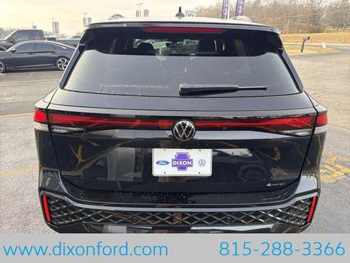 deep black pearl 2026 Volkswagen Tiguan 2.0T SE R-Line Black 4MOTION