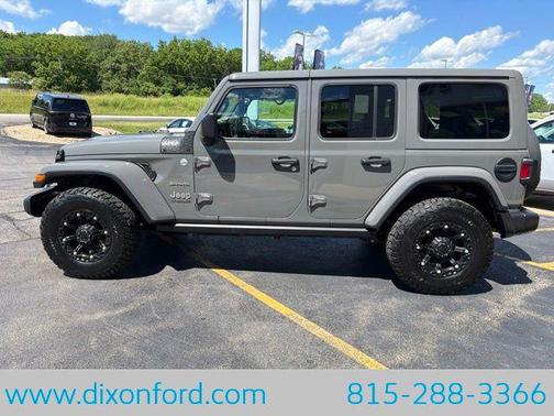 Sting-Gray Clearcoat 2019 Jeep Wrangler Unlimited Sahara