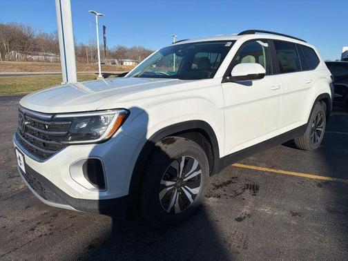 Opal White Pearl 2026 Volkswagen Atlas 2.0T SE