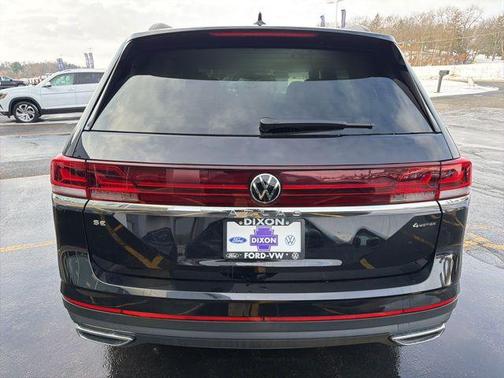 deep black pearl 2026 Volkswagen Atlas 2.0T SE
