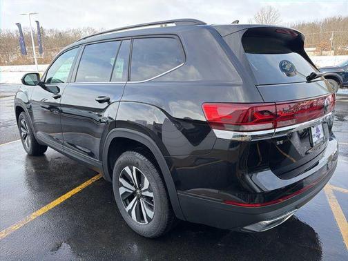 deep black pearl 2026 Volkswagen Atlas 2.0T SE