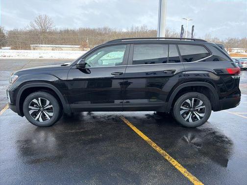deep black pearl 2026 Volkswagen Atlas 2.0T SE