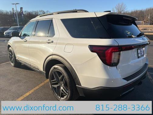 2025 Ford Explorer ST-Line