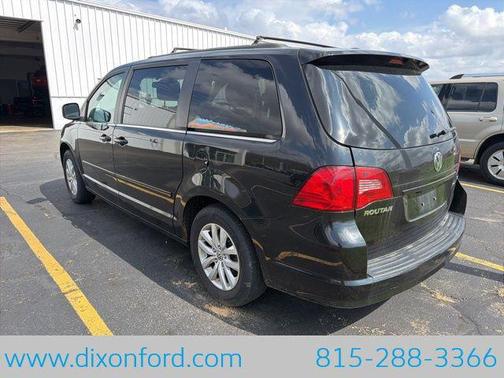 2012 Volkswagen Routan SE