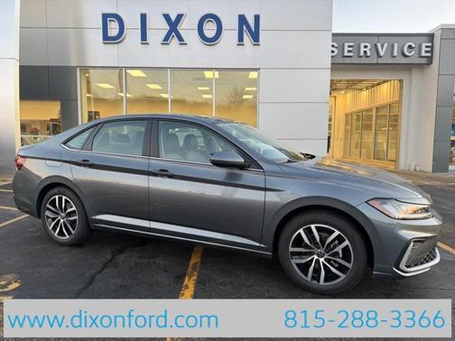 Platinum Gray Metallic 2026 Volkswagen Jetta 1.4T SE Sedan