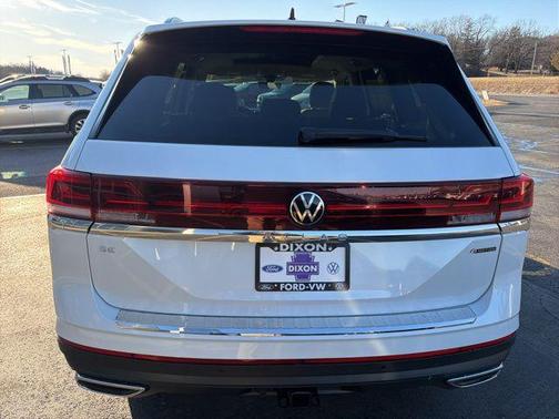 Opal White Pearl 2026 Volkswagen Atlas 2.0T SE w/Technology 4MOTION