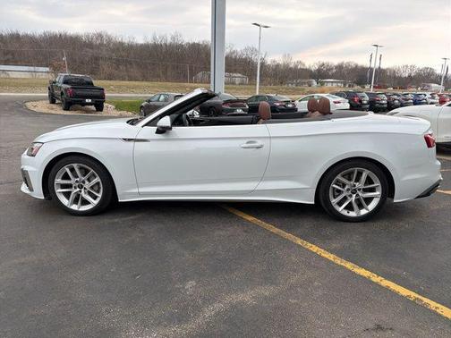 Glacier White Metallic/Black Roof 2024 Audi A5 45 S line Premium Plus