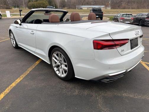 Glacier White Metallic/Black Roof 2024 Audi A5 45 S line Premium Plus