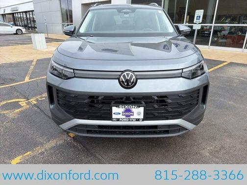 platinum gray metallic 2026 Volkswagen Tiguan 2.0T SE 4MOTION