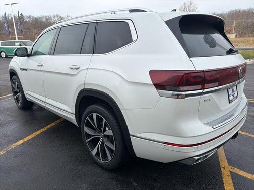 Opal White Pearl 2026 Volkswagen Atlas 2.0T SEL Premium R-Line 4MOTION