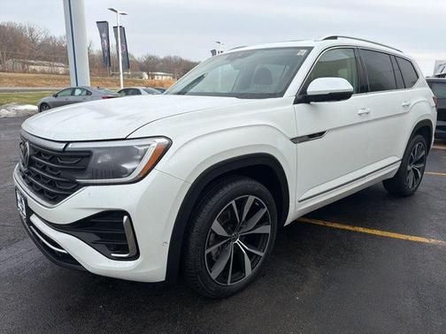 Opal White Pearl 2026 Volkswagen Atlas 2.0T SEL Premium R-Line 4MOTION