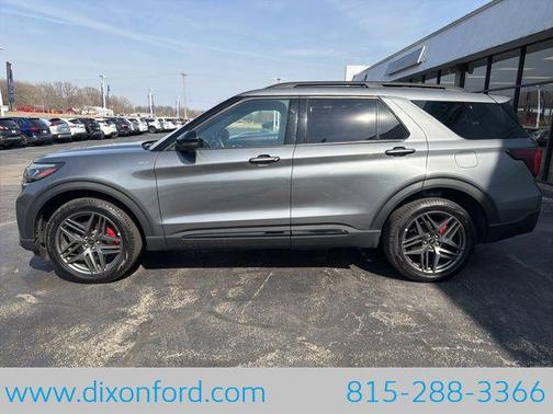 Carbonized Gray Metallic 2025 Ford Explorer ST-Line