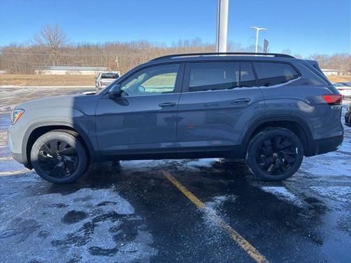 Pure Gray 2026 Volkswagen Atlas 2.0T SE w/Technology 4MOTION