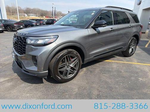 Carbonized Gray Metallic 2025 Ford Explorer ST-Line
