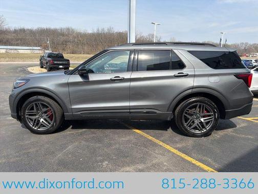 Carbonized Gray Metallic 2025 Ford Explorer ST-Line