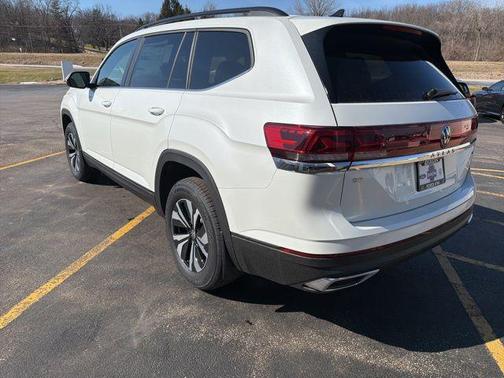 Opal White Pearl 2026 Volkswagen Atlas 2.0T SE