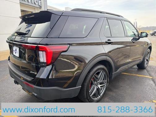 2025 Ford Explorer ST-Line