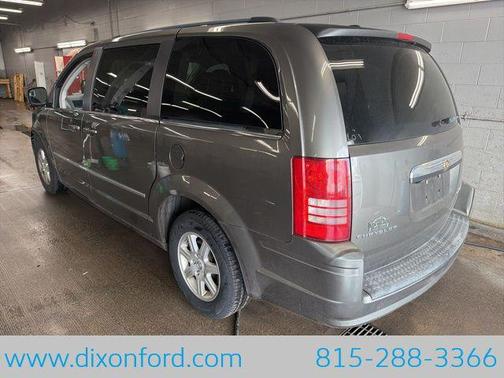 2010 Chrysler Town & Country Touring
