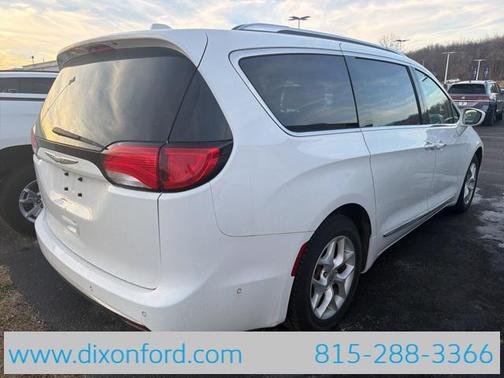 2017 Chrysler Pacifica Touring-L