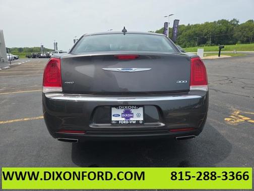 2021 Chrysler 300 Touring