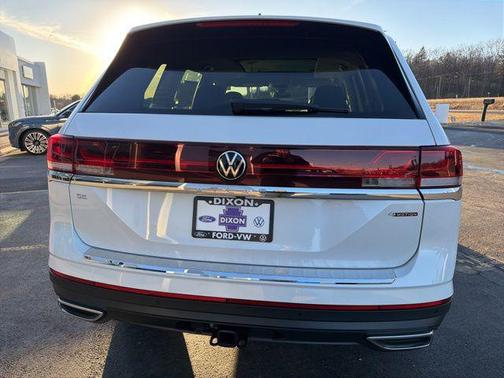 Opal White Pearl 2026 Volkswagen Atlas 2.0T SE w/Technology 4MOTION