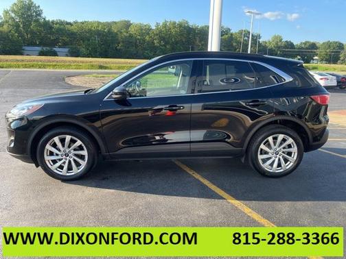 2022 Ford Escape Titanium