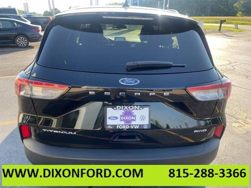 2022 Ford Escape Titanium