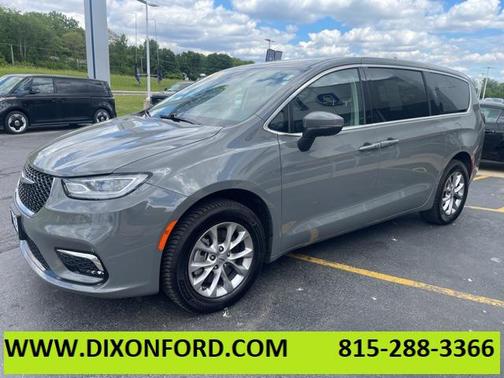 2023 Chrysler Pacifica Touring L