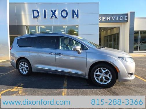 2017 Chrysler Pacifica Touring-L