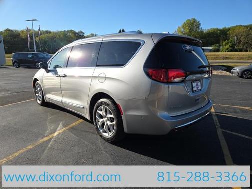 2017 Chrysler Pacifica Touring-L