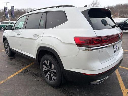 Opal White Pearl 2026 Volkswagen Atlas 2.0T SE