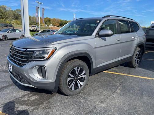 silver mist metallic 2026 Volkswagen Atlas 2.0T SE